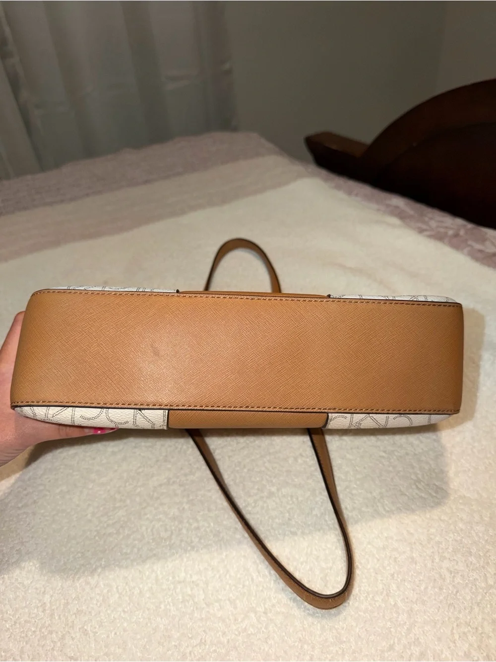 Calvin Klein Cream & Tan Logo Chain-Handle Shoulder Bag